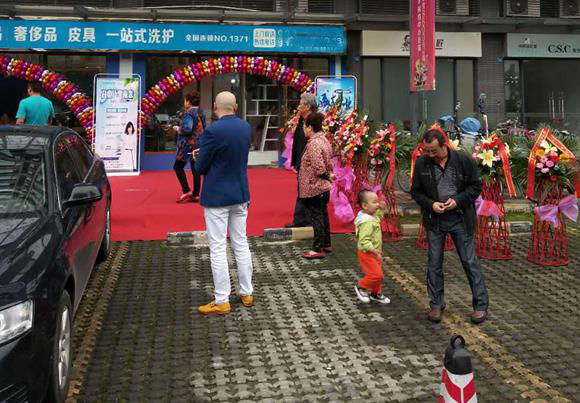 干洗店的衣服是怎么干洗的?我们去了解一下 干洗店的衣服是怎么干洗的?我们去了解一下