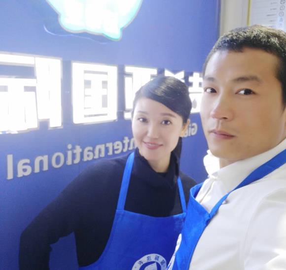 干洗店设备要怎么买?选购什么样的新利体育平台集团有限公司
干洗店设备要怎么买?选购什么样的新利体育平台集团有限公司
